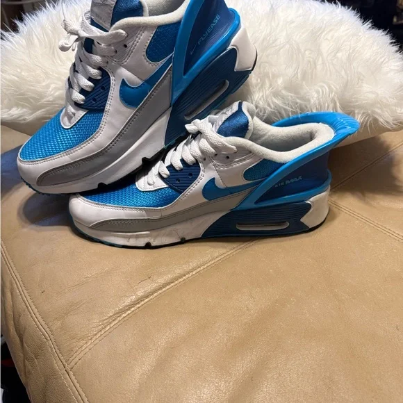 🎈🎈BOGO 1/2 Nike Kids Sneakers - Blue, White, and Gray🎈🎉 - Picture 2 of 6